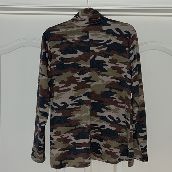 Andree By Unit Lightweight Shacket - Picture 3 of 6